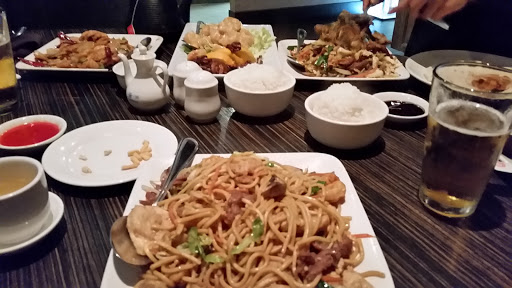 Shopping Mall «Tuskatella Shopping Center», reviews and photos, 1344 N Tustin St, Orange, CA 92867, USA