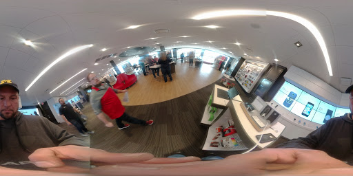 Cell Phone Store «Verizon», reviews and photos, 4926 Dressler Rd NW, Canton, OH 44718, USA