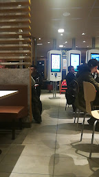 Photo n°14 de McDonald's à Cournon-d'Auvergne ()