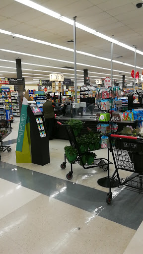Supermarket «Giant Eagle Supermarket», reviews and photos, 2801 E Waterloo Rd, Akron, OH 44312, USA