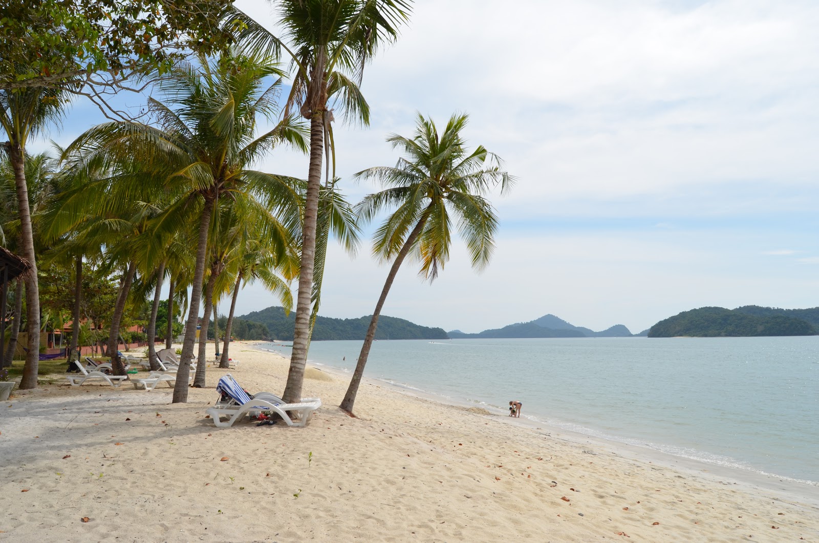 Fotografija Plaža Tengah z svetel fin pesek površino