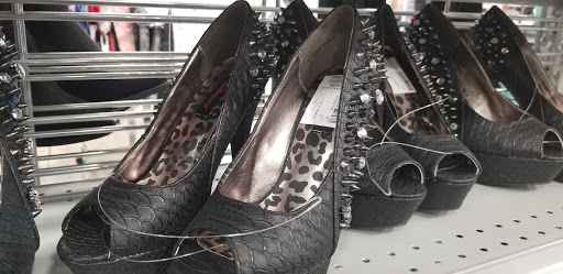 Clothing Store «Rugged Wearhouse», reviews and photos, 1410 Towne Square Blvd NW, Roanoke, VA 24012, USA