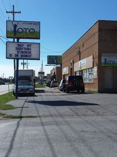 YOTO Community Thrift Store, 1731 N Glenstone Ave, Springfield, MO 65803, USA, 