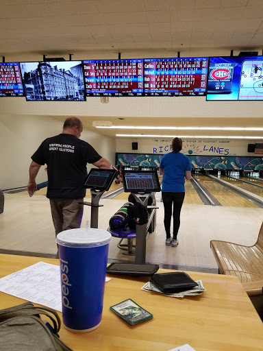 Bowling Alley «Rich Lanes», reviews and photos, 637 High St, Fairport Harbor, OH 44077, USA