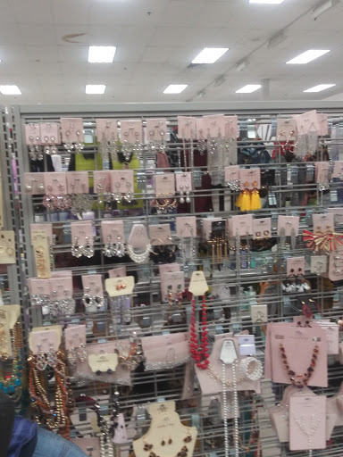 Clothing Store «Burlington Coat Factory», reviews and photos, 2031 Mannheim Rd, Melrose Park, IL 60160, USA