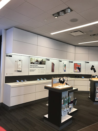 Cell Phone Store «Verizon», reviews and photos, 6250 Topanga Canyon Blvd #1540, Woodland Hills, CA 91367, USA