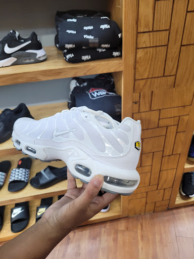 Shoe Store «Shiekh Shoes», reviews and photos, 7215 Stockton Blvd, Sacramento, CA 95823, USA