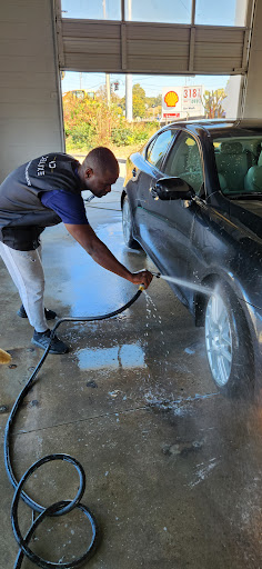 R & D Deluxe Hand Car Wash en Roswell