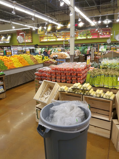 Grocery Store «Fresh Thyme Farmers Market - Ypsilanti Township MI», reviews and photos, 2985 Washtenaw Ave, Ypsilanti, MI 48197, USA