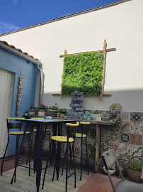 Atmosphère du Bar-restaurant à huîtres L' ANNEXE Fromentine. Vendée. à La Barre-de-Monts - n°8