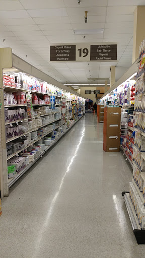 Grocery Store «Stop & Shop», reviews and photos, 13440 Springfield Blvd, Springfield Gardens, NY 11413, USA