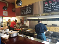 Atmosphère du Restaurant FRITE ALORS ! TERREAUX - Poutines québécoises - Frites belges - Burgers à Lyon - n°3
