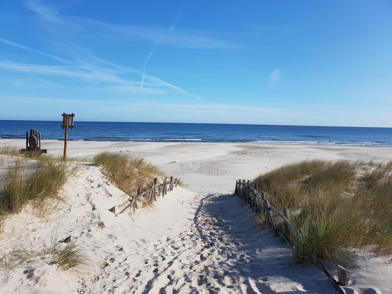 Foto van Verzhuchino Beach met recht en lang