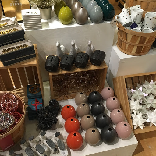 Furniture Store «west elm», reviews and photos, 1201 NW Couch St, Portland, OR 97209, USA