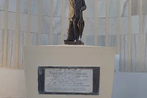 Veer Savarkar Statue image
