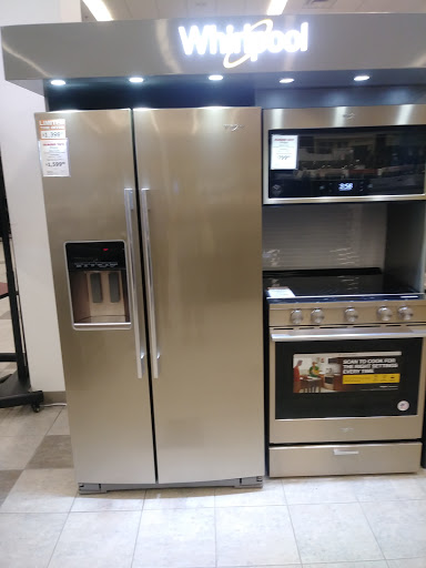 Appliance Store «Famous Tate Appliance & Bedding Centers», reviews and photos, 1015 E Brandon Blvd, Brandon, FL 33511, USA