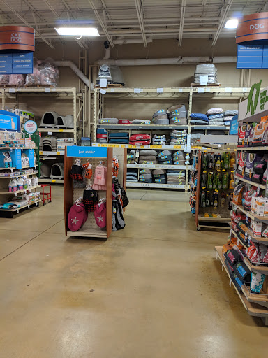 Pet Supply Store «PetSmart», reviews and photos, 218 Kentlands Blvd, Gaithersburg, MD 20878, USA