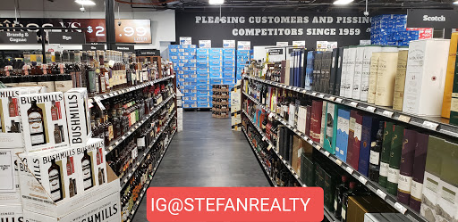 Liquor Store «Chicago Lake Liquors», reviews and photos, 825 E Lake St, Minneapolis, MN 55407, USA