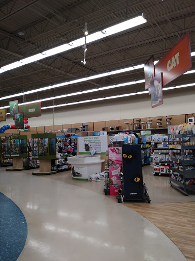 Pet Supply Store «Petco Animal Supplies», reviews and photos, 993 Branson Hills Pkwy, Branson, MO 65616, USA