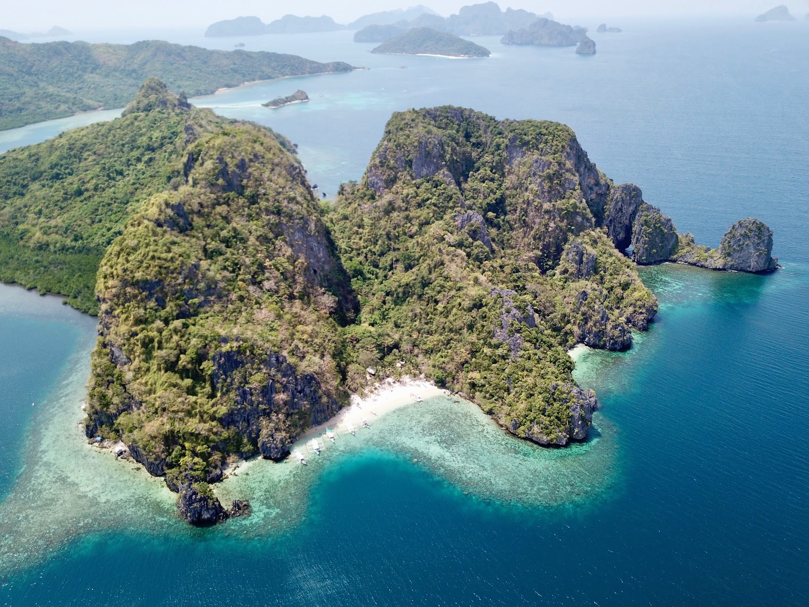 Cudugnon Cave Beach的照片 位于自然区域