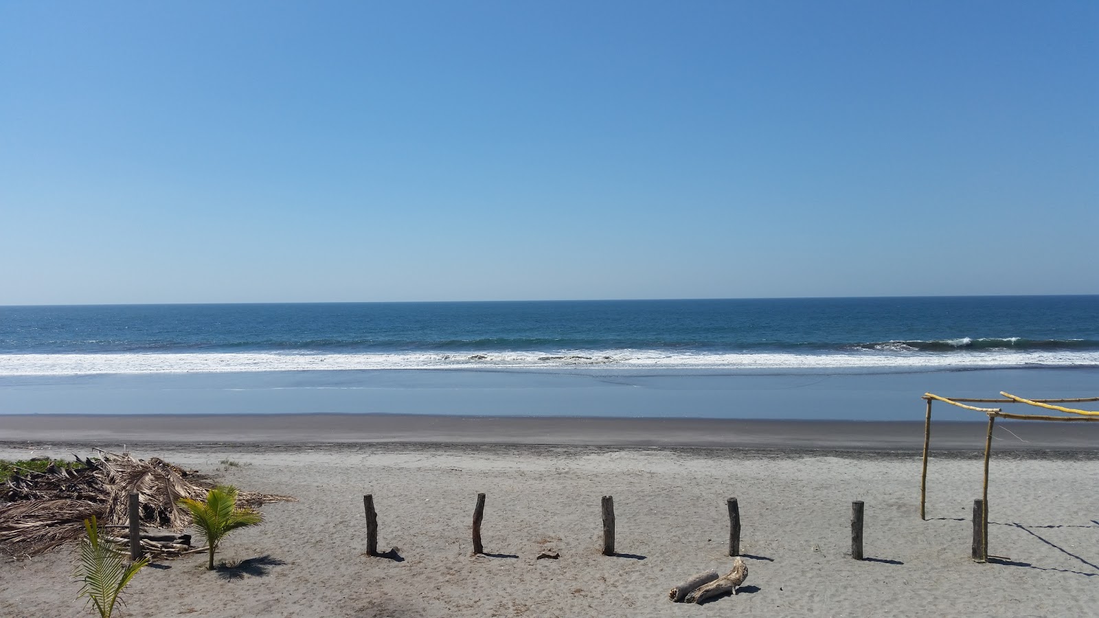 Foto von Amatal beach - beliebter Ort unter Entspannungskennern