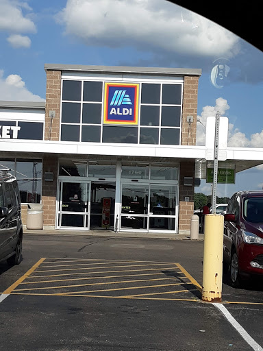 Supermarket «ALDI», reviews and photos, 1760 S Galena Ave, Dixon, IL 61021, USA