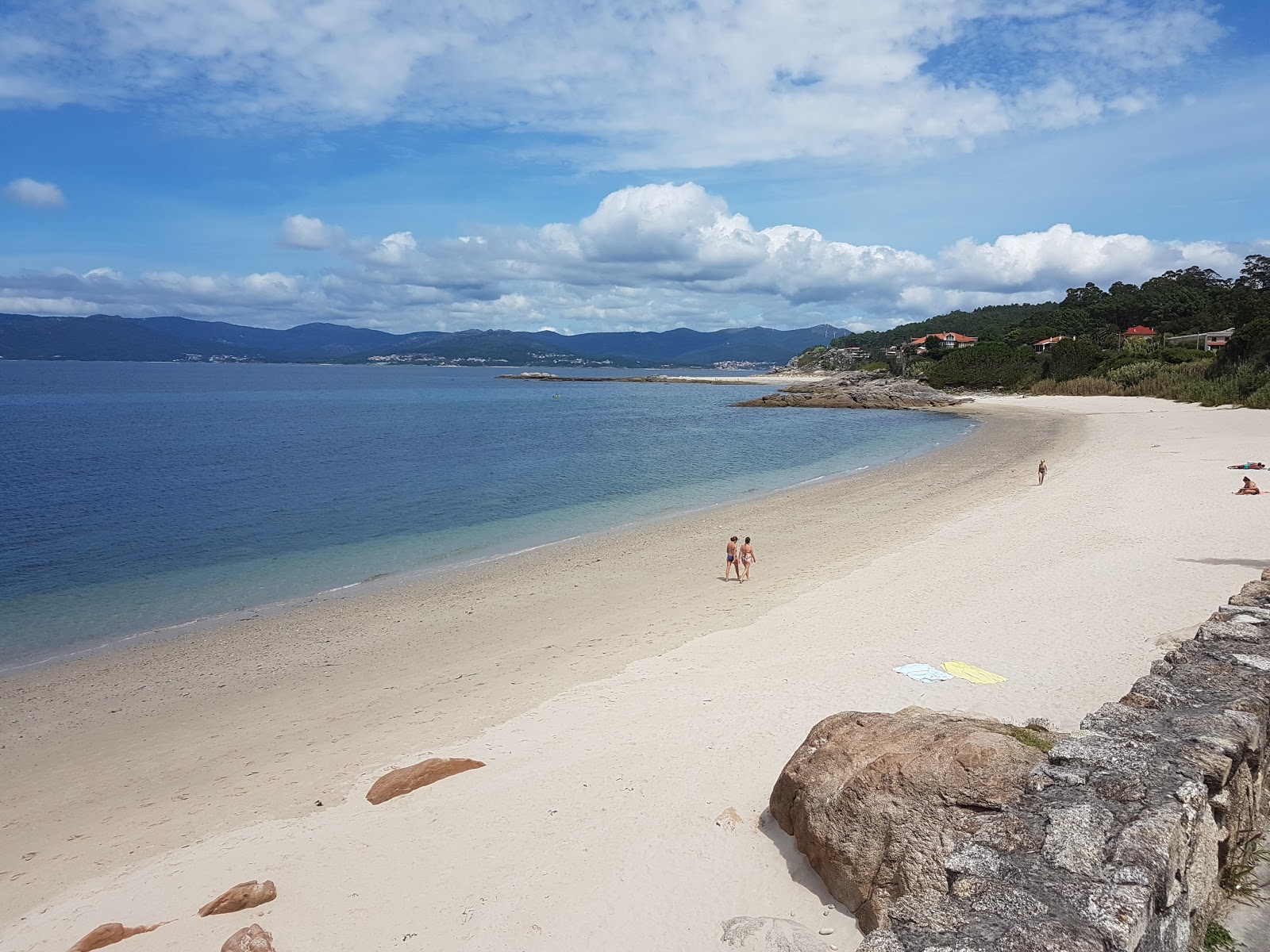 Foto van Son beach met wit fijn zand oppervlakte