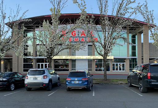 Movie Theater «Regal Cinemas Sherwood 10», reviews and photos, 15995 SW Tualatin-Sherwood Rd, Sherwood, OR 97140, USA