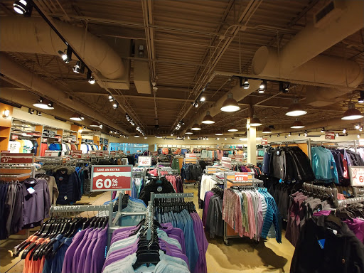 Sportswear Store «Columbia Sportswear Outlet Store at Tanger Outlet Center», reviews and photos, 2200 Tanger Blvd #100, Washington, PA 15301, USA