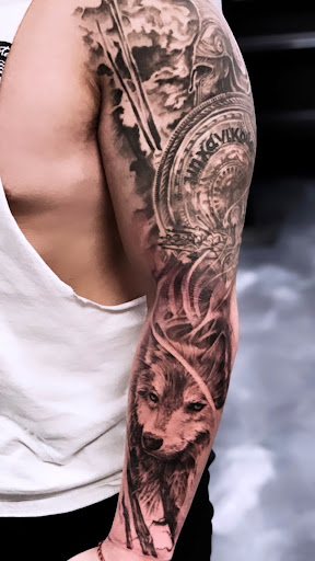 Explore bee tattoo ideas for women, creative tattoo ideas in Saint Paul, available at Supreme Art Of War Inc