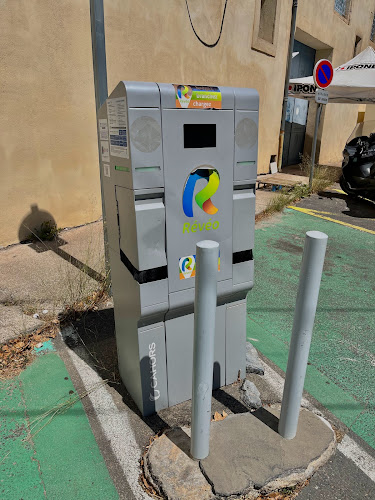 Borne de recharge de véhicules électriques RÉVÉO Charging Station Pézenas