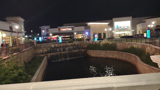 Shopping Mall «Bridge Street Town Centre», reviews and photos, 365 The Bridge St, Huntsville, AL 35806, USA