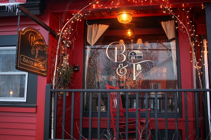 Barn and Thistle 03467