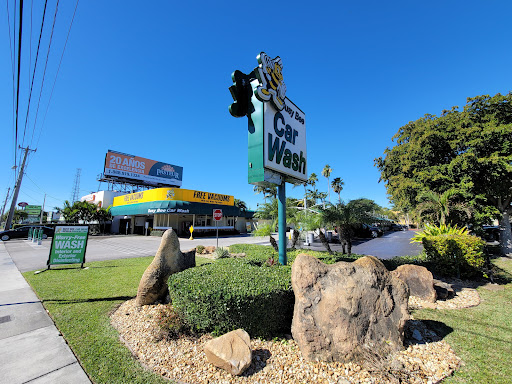 Car Wash «Busy Bee Car Wash (South Dade)», reviews and photos, 18210 S Dixie Hwy, Miami, FL 33157, USA