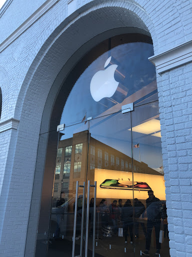 Computer Store «Apple Greenwich Avenue», reviews and photos, 356 Greenwich Ave, Greenwich, CT 06830, USA