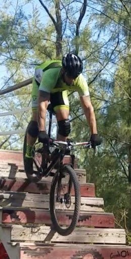 Bicycle Store «Friendly Cycle Bike Shop», reviews and photos, 1014 E 8th Ave, Hialeah, FL 33010, USA