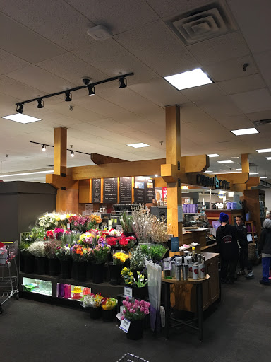 Grocery Store «Lunds & Byerlys Navarre», reviews and photos, 3333 Shoreline Dr, Navarre, MN 55392, USA