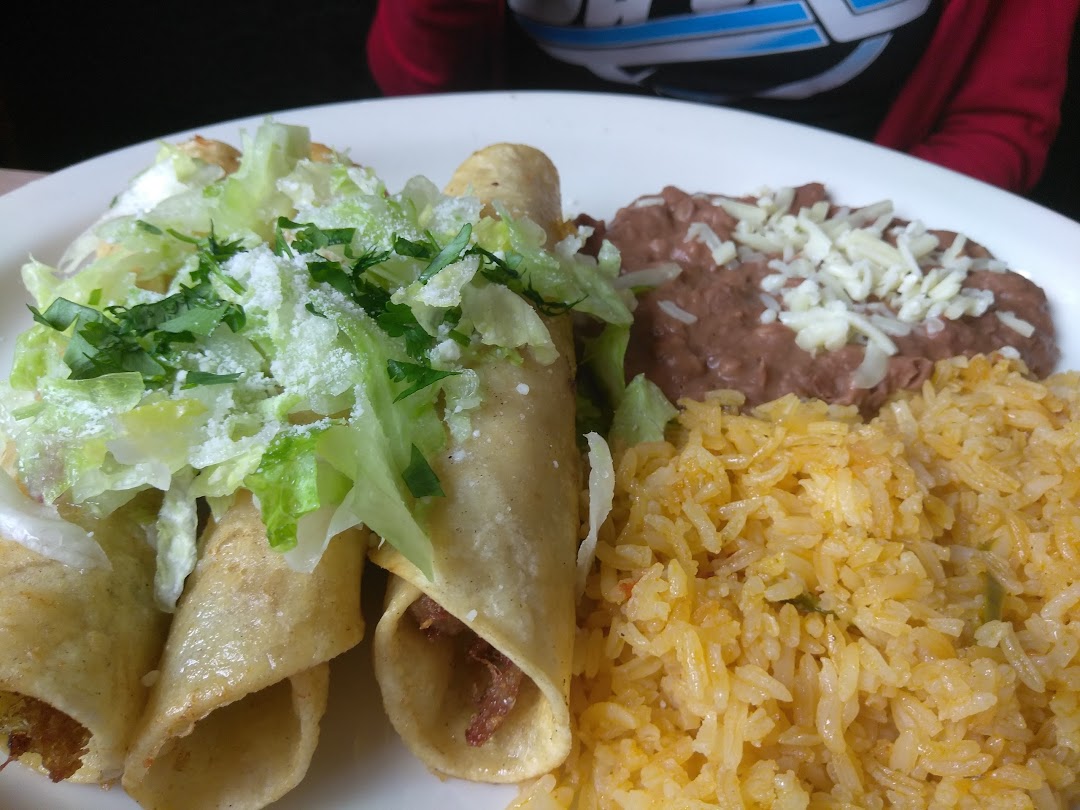El Transito Mexican & Salvadorian Restaurant