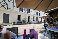 Atmosphère du Restaurant Le Vieux Moulin à Saint-Germain-du-Puy - n°13