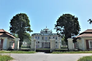 Vinoř Castle image