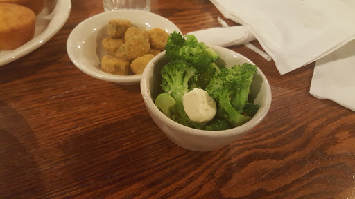 American Restaurant «Cracker Barrel Old Country Store», reviews and photos, 6055 Som Center Rd, Willoughby, OH 44094, USA