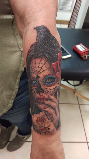 Tattoo Shop «Untouchable Ink», reviews and photos, 204 S Spring Garden Ave, DeLand, FL 32720, USA