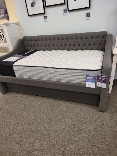 Furniture Store «Raymour & Flanigan Furniture and Mattress Store», reviews and photos, 1360 S Washington St, North Attleborough, MA 02760, USA