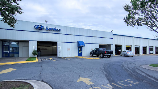 Hyundai Dealer «Superior Hyundai», reviews and photos, 916 E Oak St, Conway, AR 72032, USA