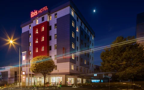 ibis Istanbul West image