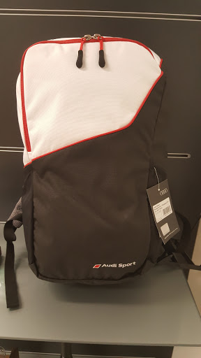 Audi Dealer «Audi Beaverton», reviews and photos, 13745 SW Tualatin Valley Hwy, Beaverton, OR 97005, USA