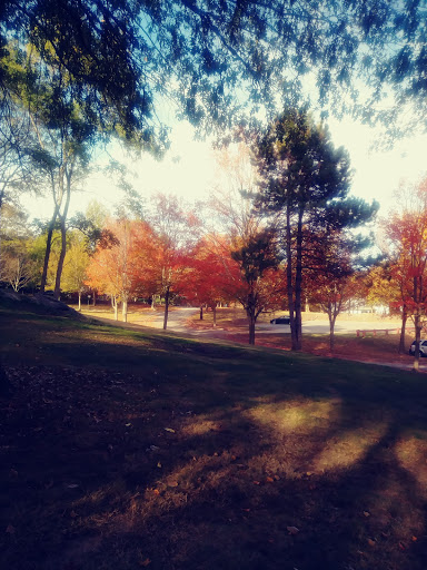 Memorial Park «Captain Stephen Olney Memorial Park», reviews and photos, Smithfield Rd, North Providence, RI 02904, USA