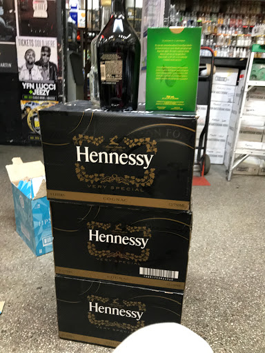 Liquor Store «ALLSTAR LIQUORS ORLANDO», reviews and photos, 4898 Edgewater Dr, Orlando, FL 32804, USA