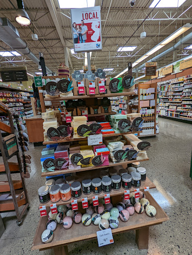 Grocery Store «Whole Foods Market», reviews and photos, 350 Grasmere Ave, Fairfield, CT 06824, USA