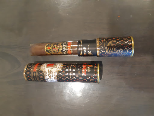 Tobacco Shop «Santa Monica Tobacco», reviews and photos, 1434 4th St, Santa Monica, CA 90401, USA